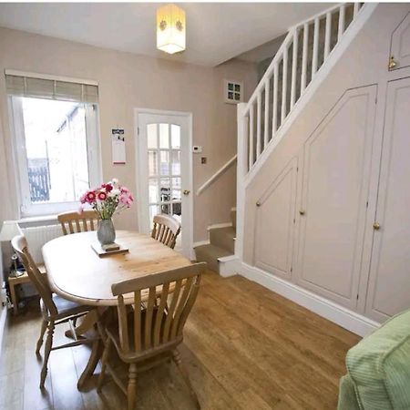 Cosy Little Home Just Outside York City Walls Exterior photo